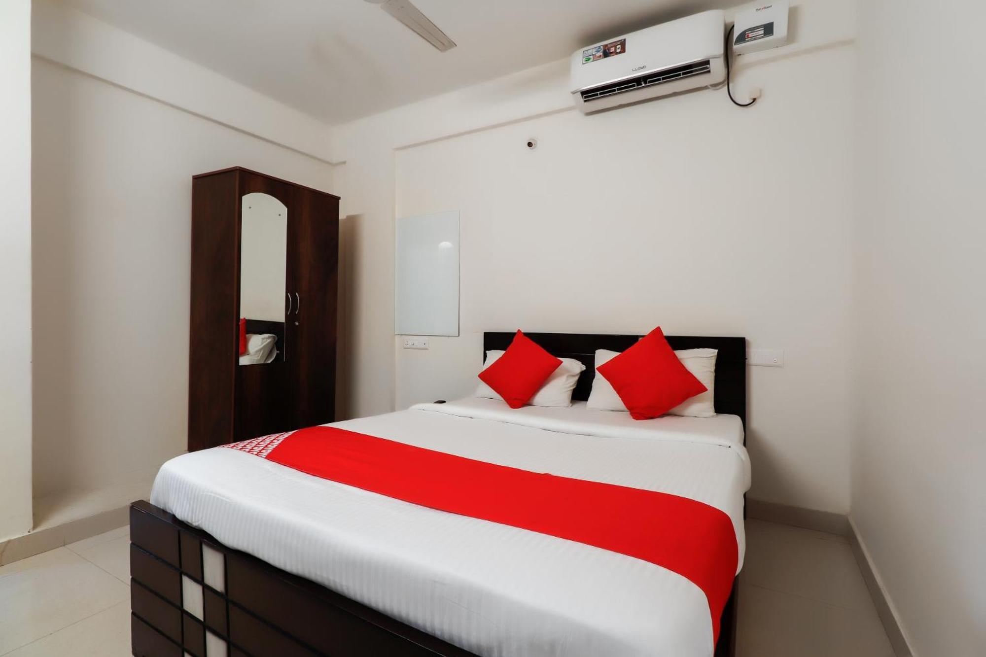Super Gn Collection O Near Rajajinagar Industrial Estate Hotel Bangalore Buitenkant foto