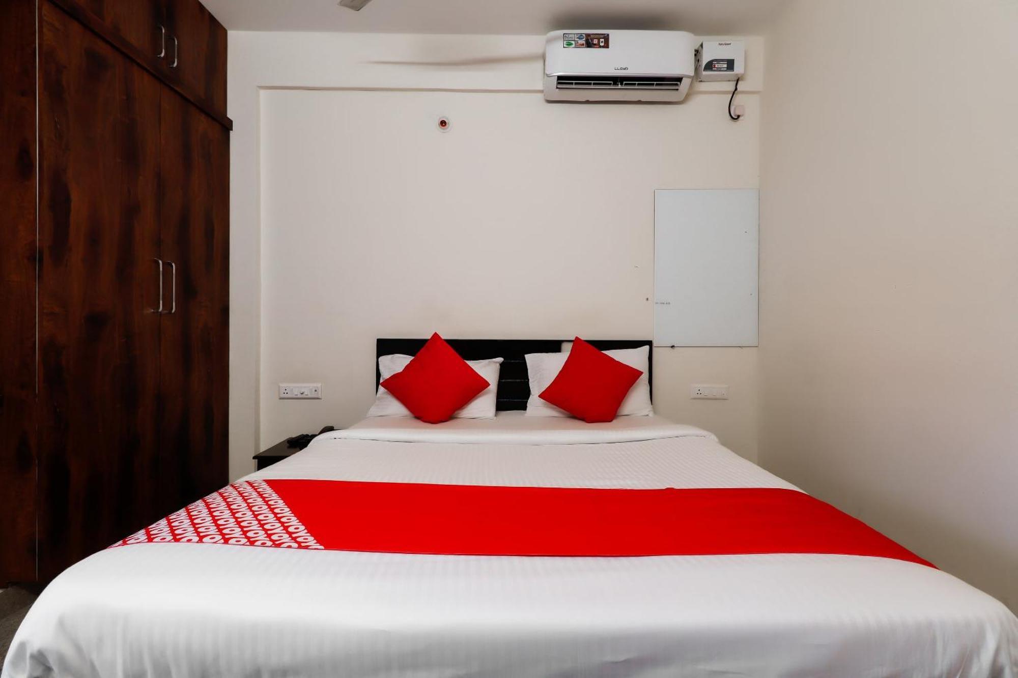 Super Gn Collection O Near Rajajinagar Industrial Estate Hotel Bangalore Buitenkant foto